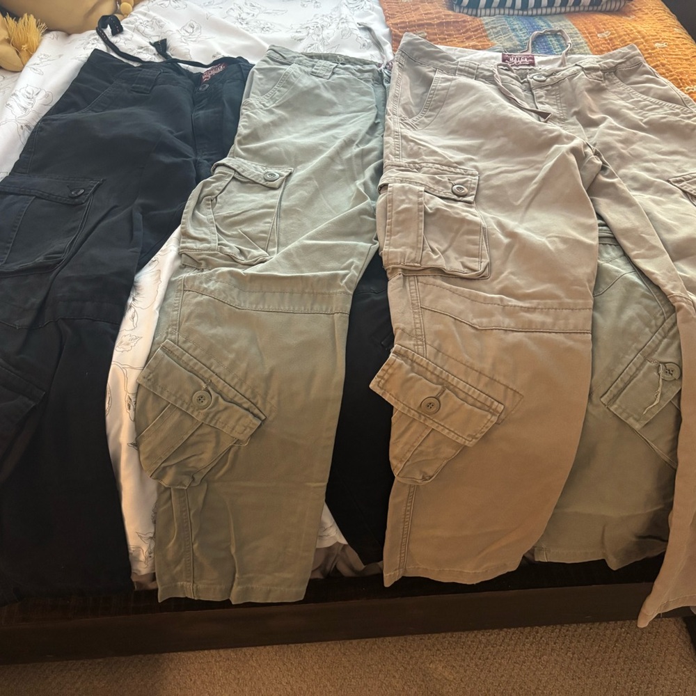 (3) pairs of Men’s Cargo Pants… (3) A LOT size 32